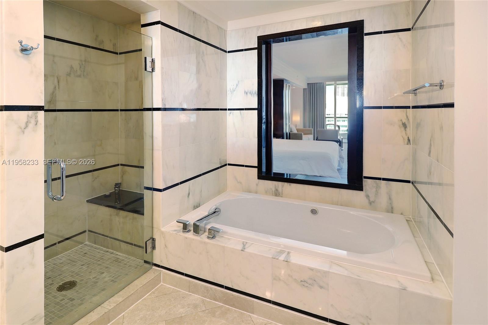4391 Collins Ave #1703, Miami Beach FL 33140