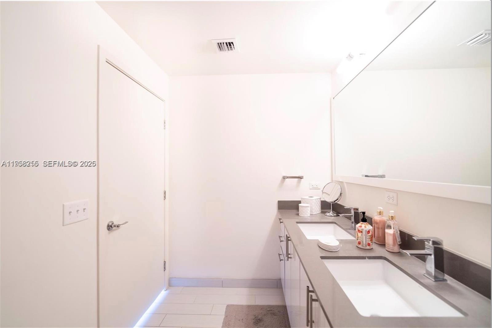 999 SW 1st Ave #2904, Miami FL 33130