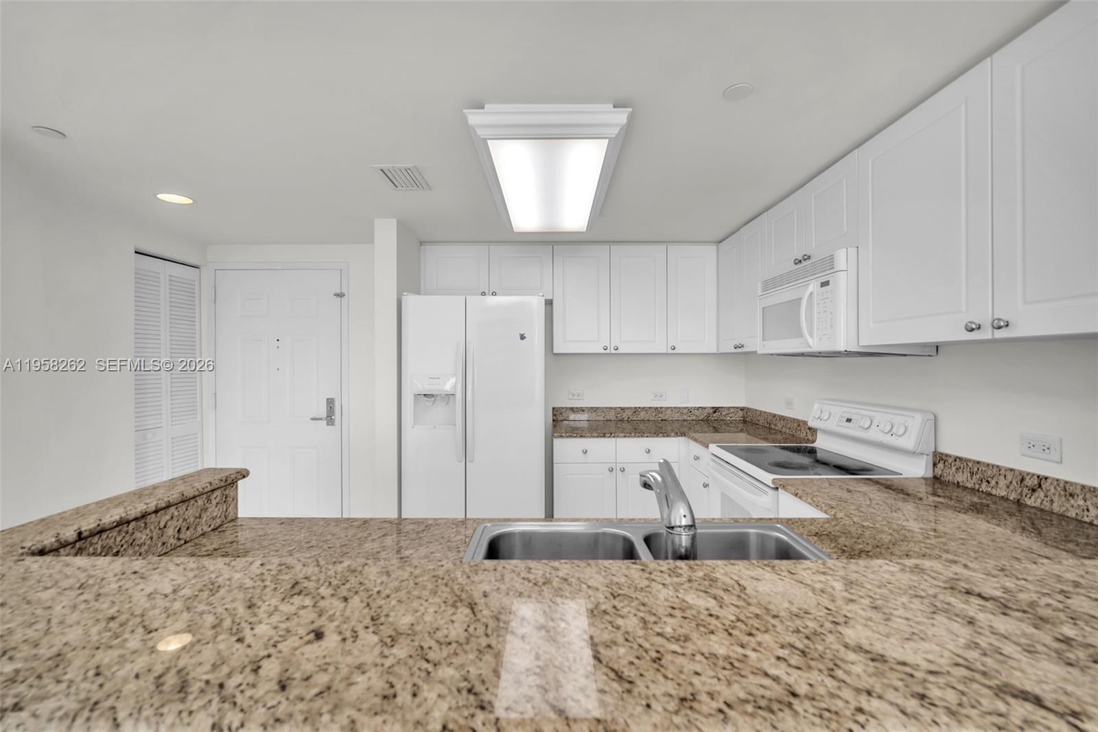 19501 W Country Club Dr #2011, Aventura FL 33180