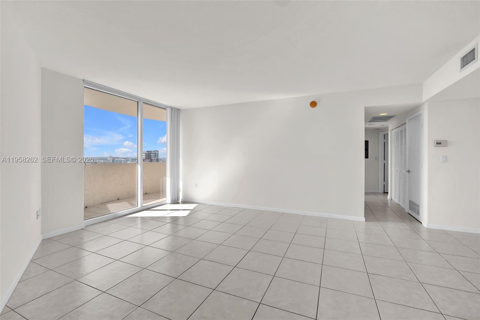 19501 W Country Club Dr #2011, Aventura FL 33180