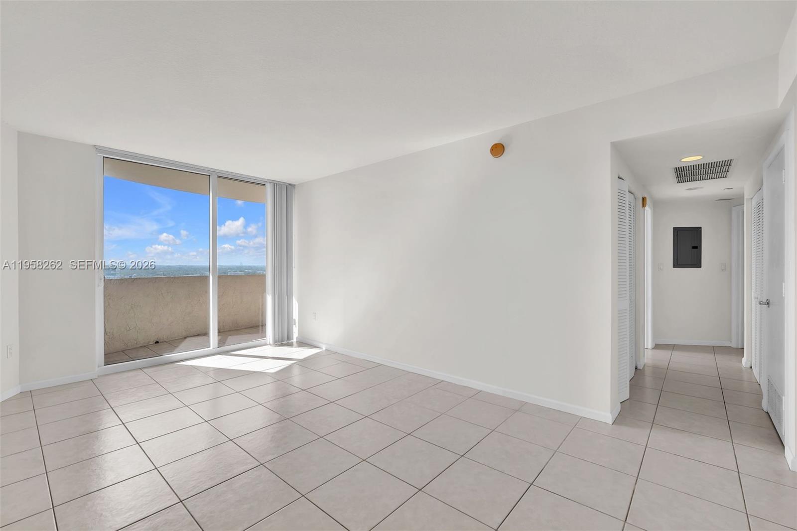 19501 W Country Club Dr #2011, Aventura FL 33180