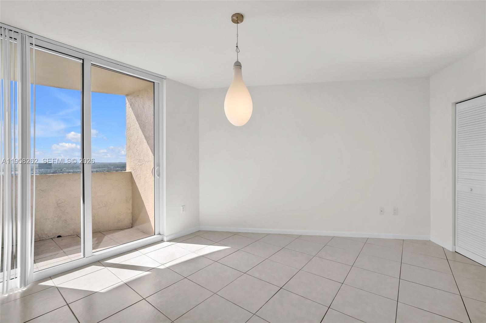 19501 W Country Club Dr #2011, Aventura FL 33180