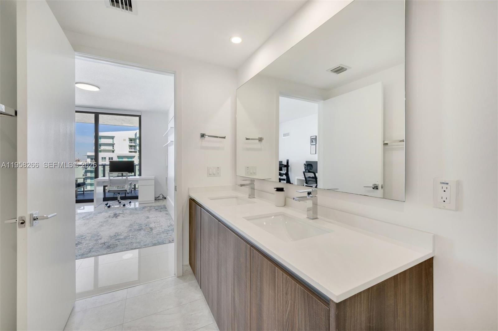 488 NE 18th St #4805, Miami FL 33132