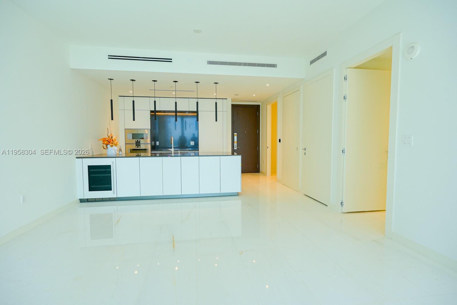 300 Biscayne Boulevard Way #1806W, Miami FL 33131