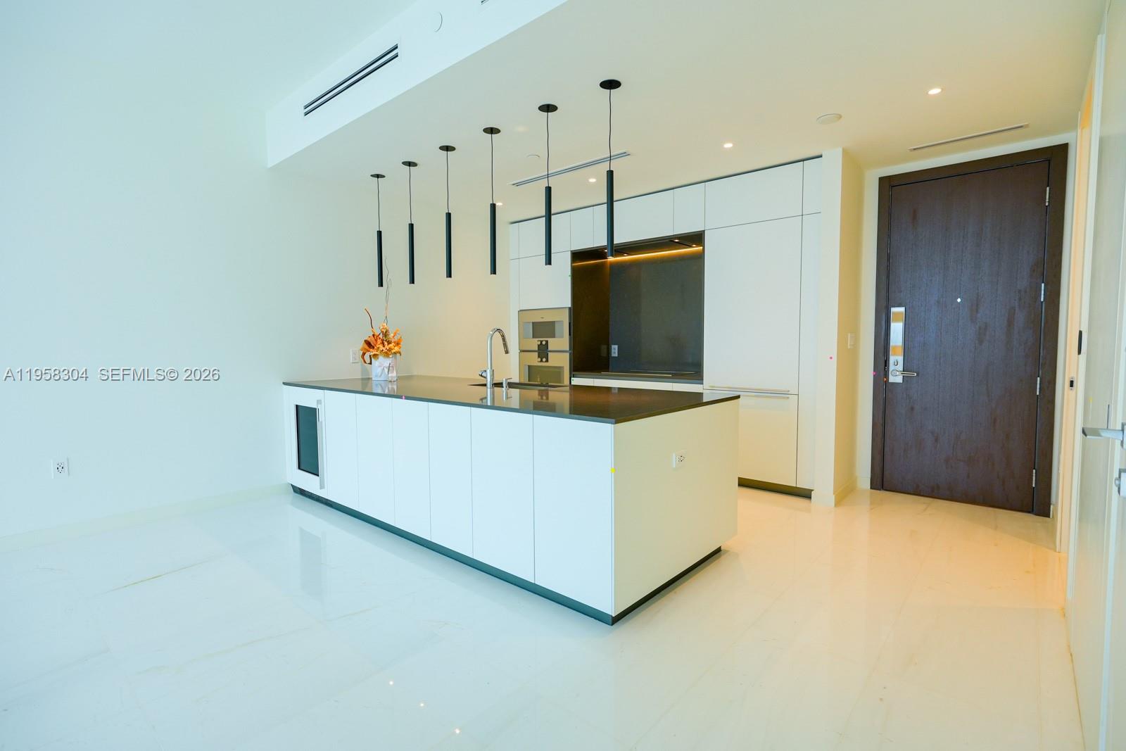 300 Biscayne Boulevard Way #1806W, Miami FL 33131