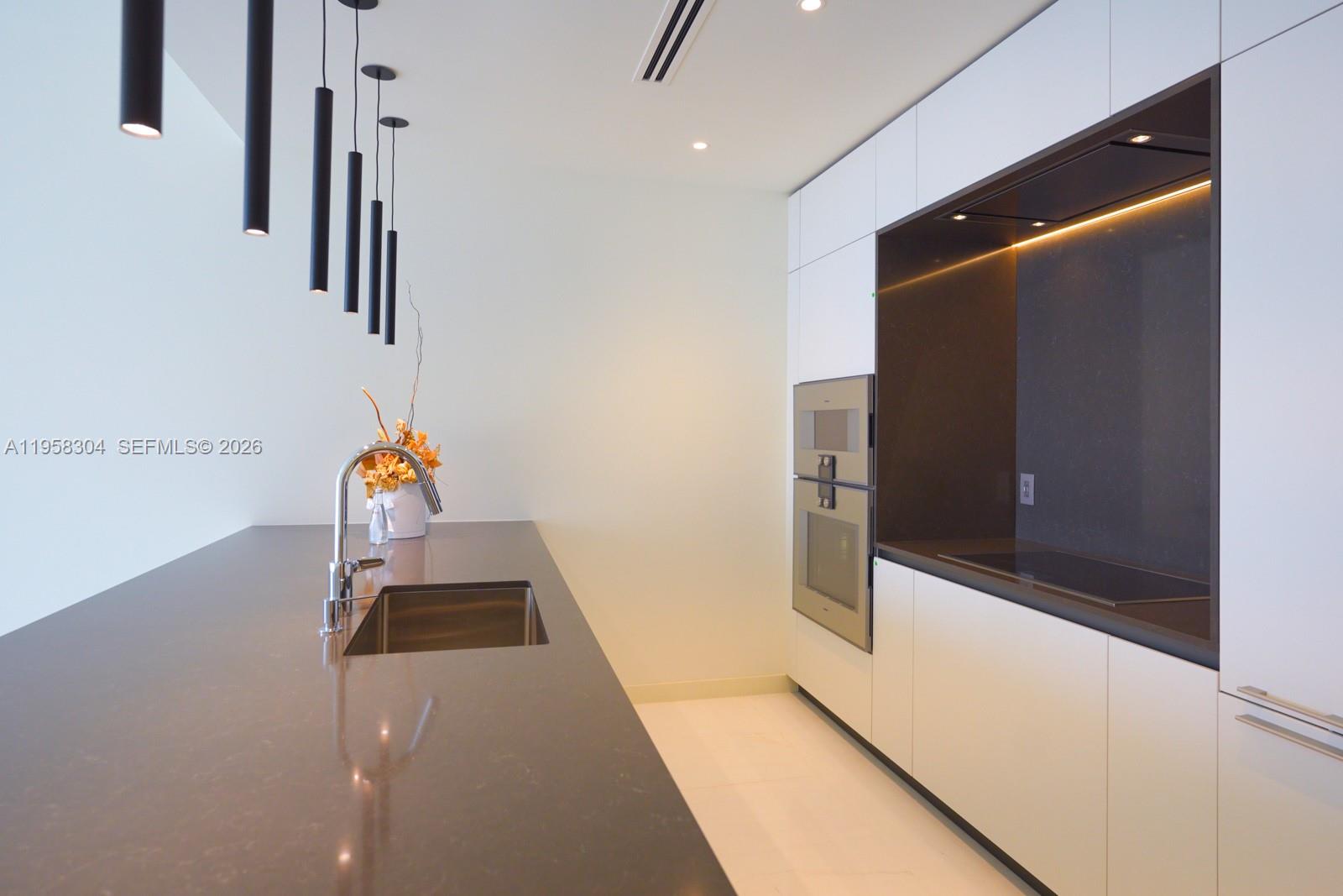 300 Biscayne Boulevard Way #1806W, Miami FL 33131