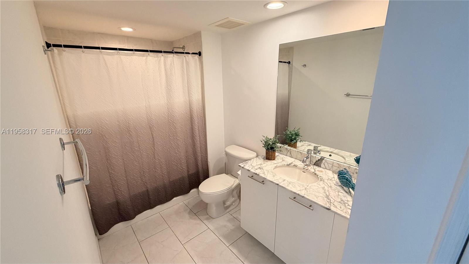 951 Brickell Ave #3509, Miami FL 33131