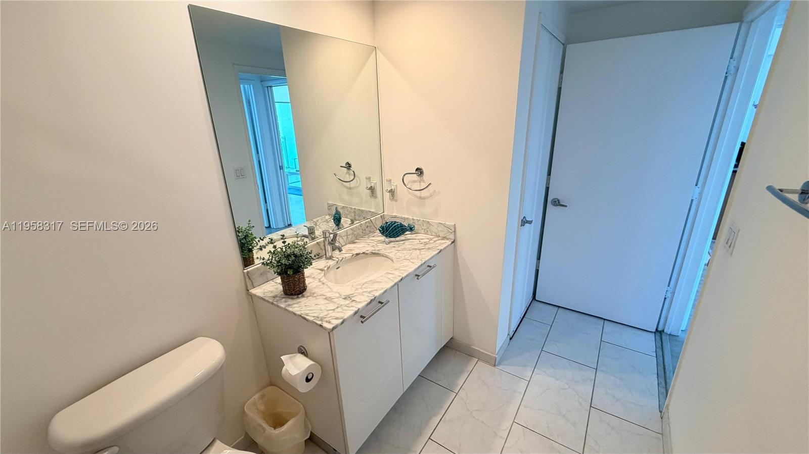 951 Brickell Ave #3509, Miami FL 33131