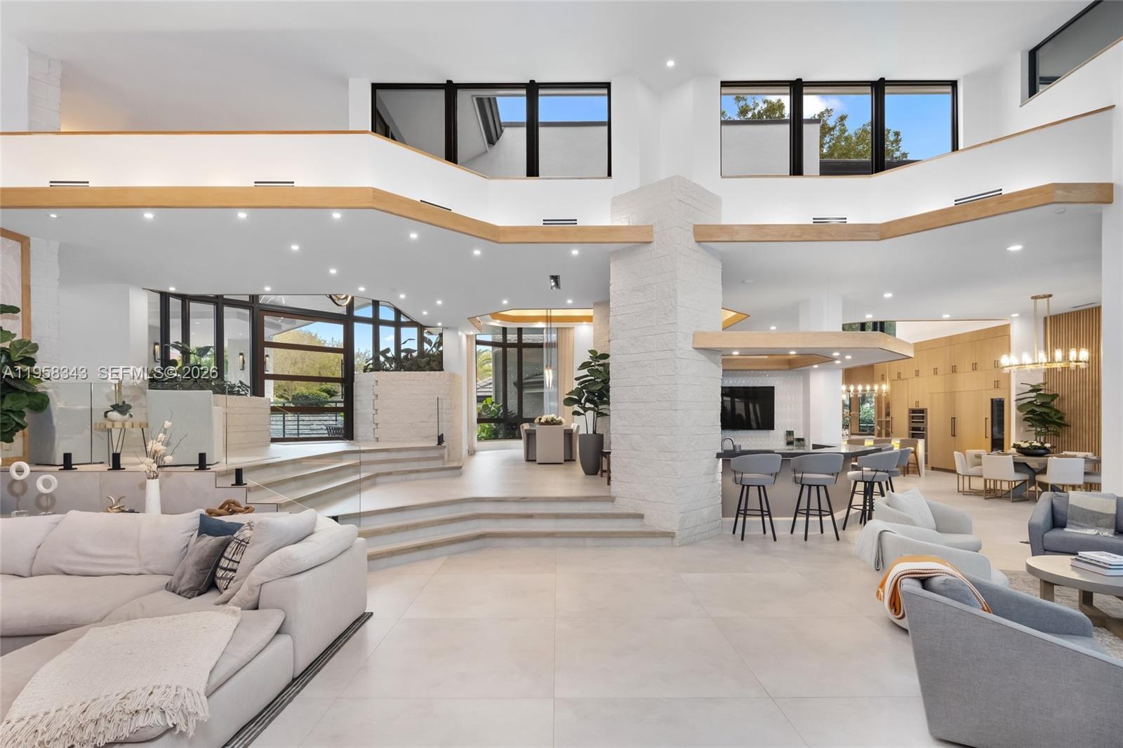 2965 Surrey Ln, Weston FL 33331