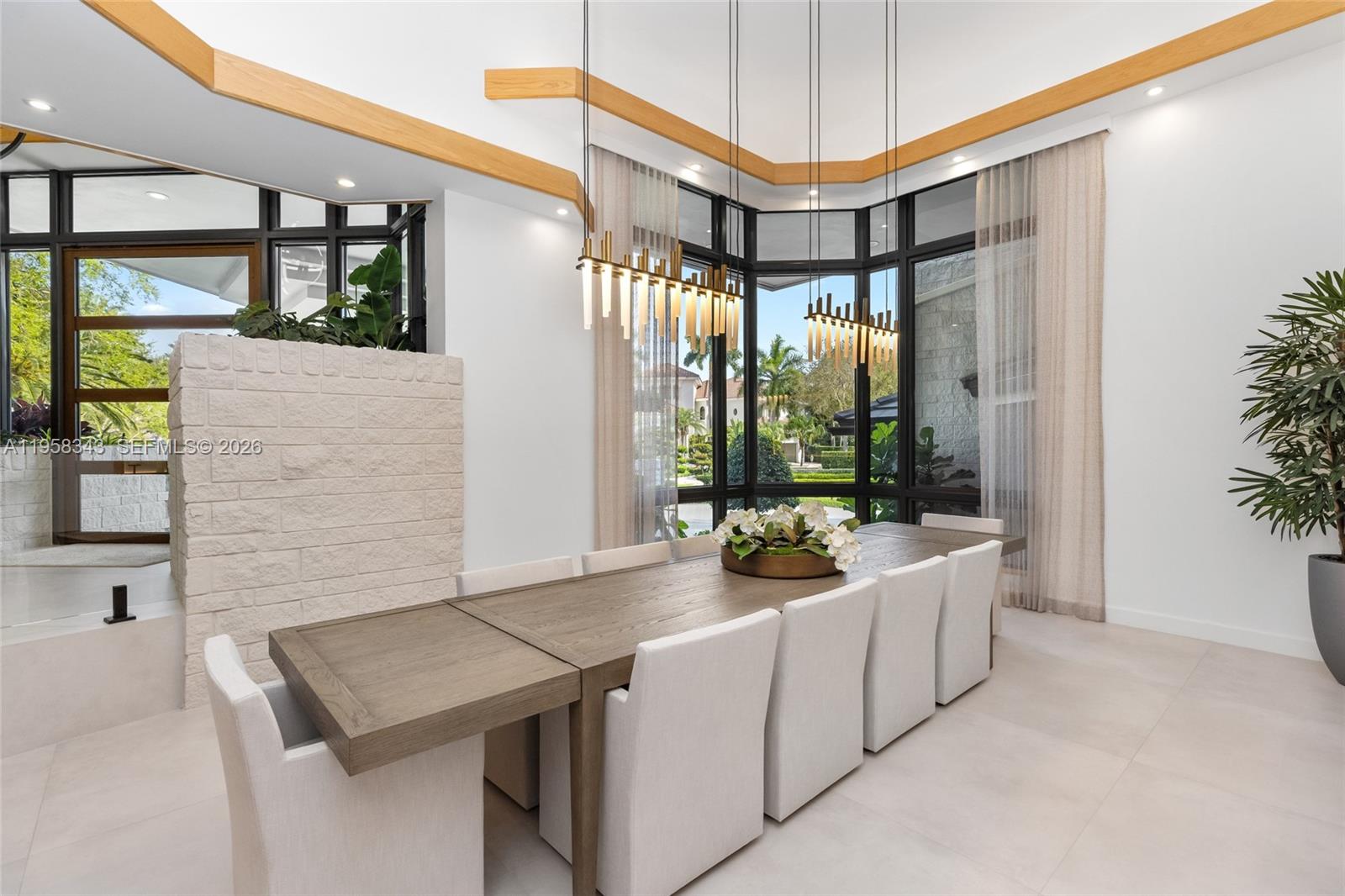 2965 Surrey Ln, Weston FL 33331