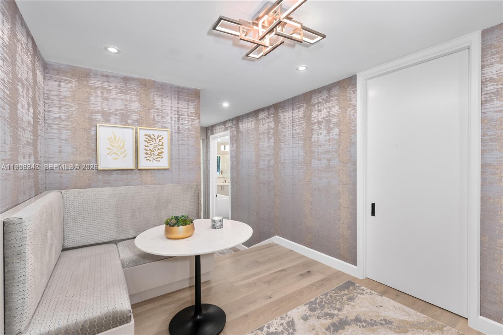 2965 Surrey Ln, Weston FL 33331
