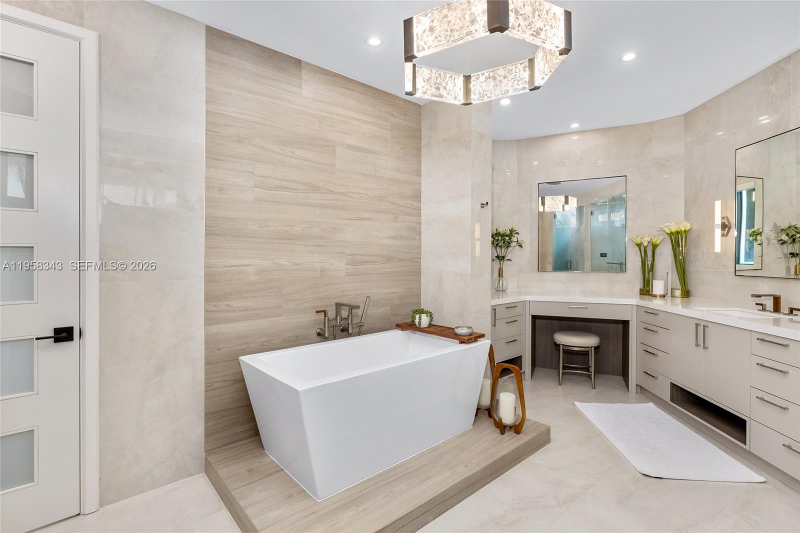2965 Surrey Ln, Weston FL 33331
