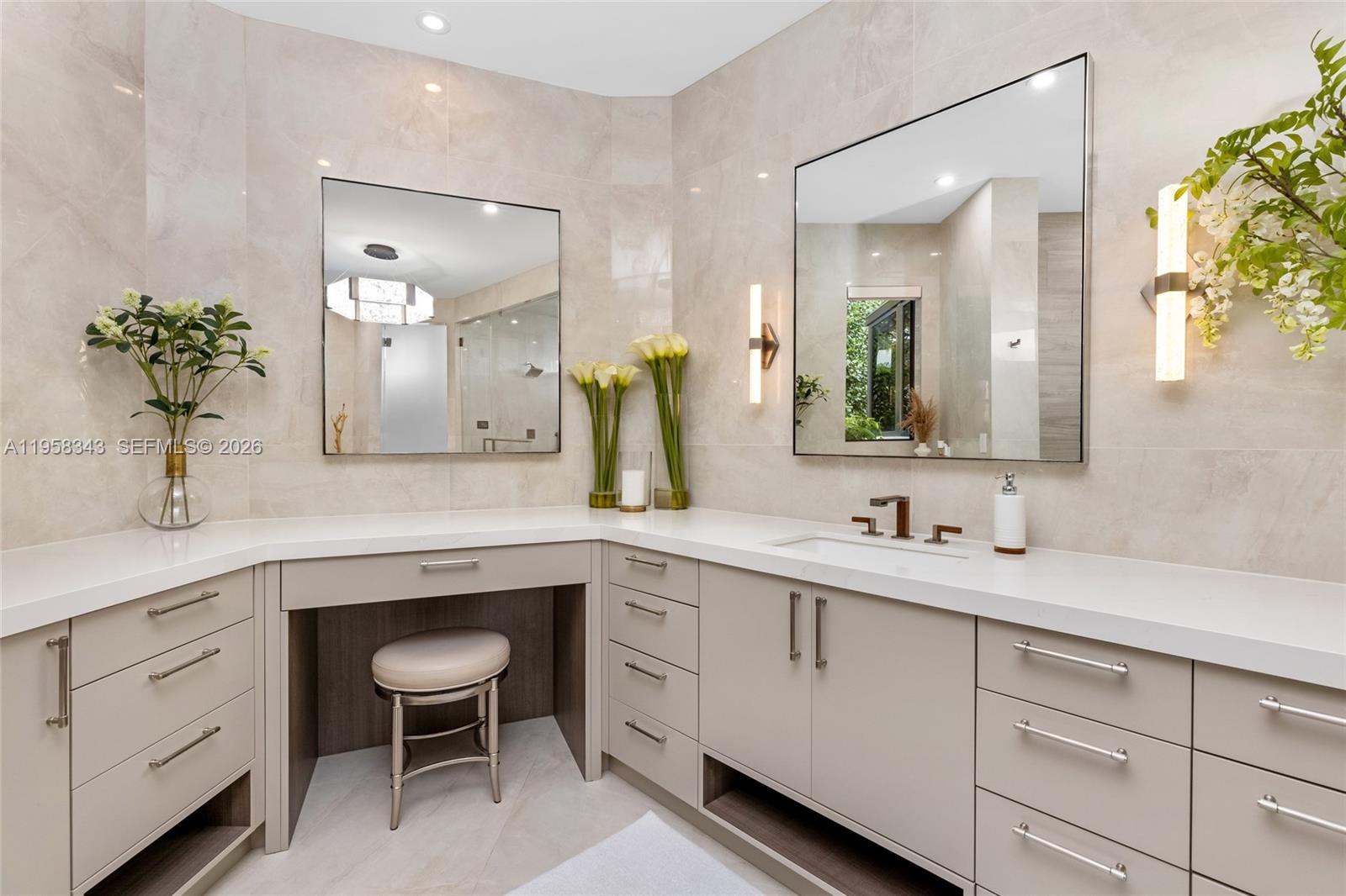 2965 Surrey Ln, Weston FL 33331