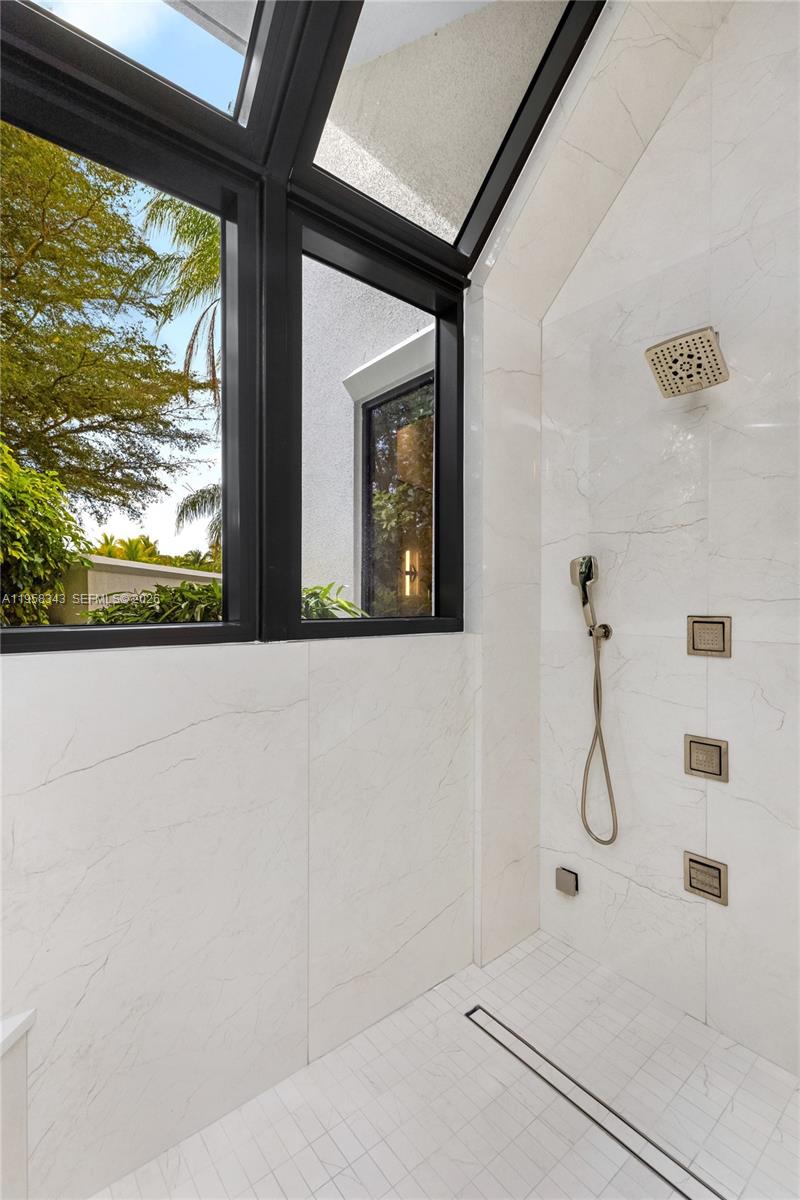 2965 Surrey Ln, Weston FL 33331