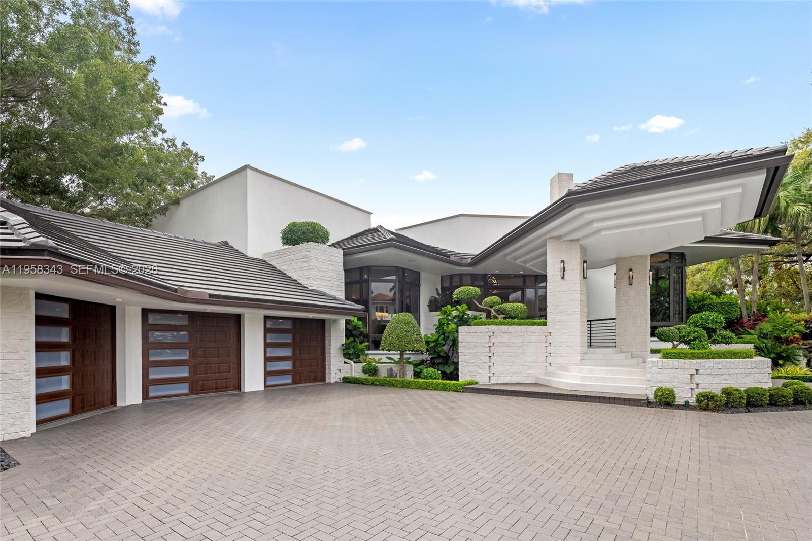 2965 Surrey Ln, Weston FL 33331