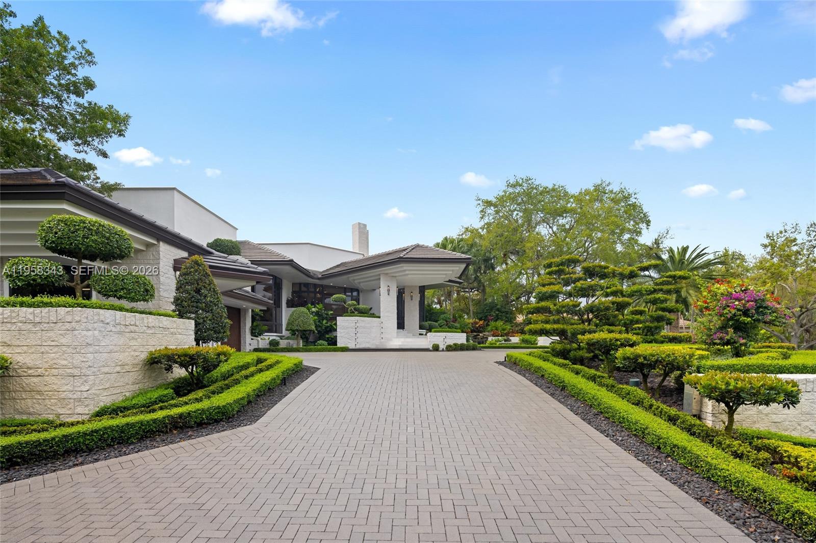 2965 Surrey Ln, Weston FL 33331