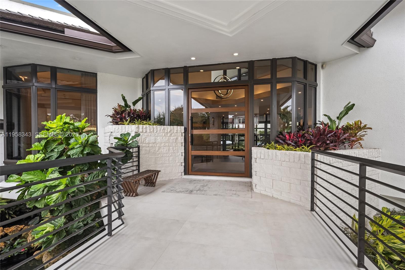 2965 Surrey Ln, Weston FL 33331