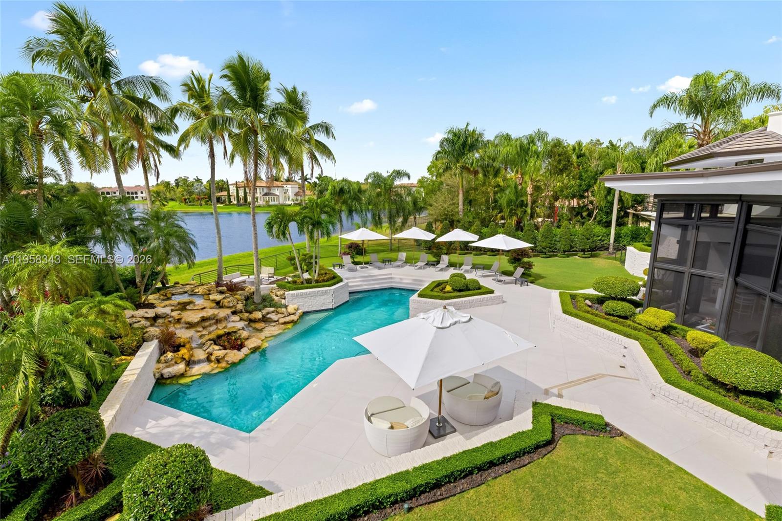 2965 Surrey Ln, Weston FL 33331