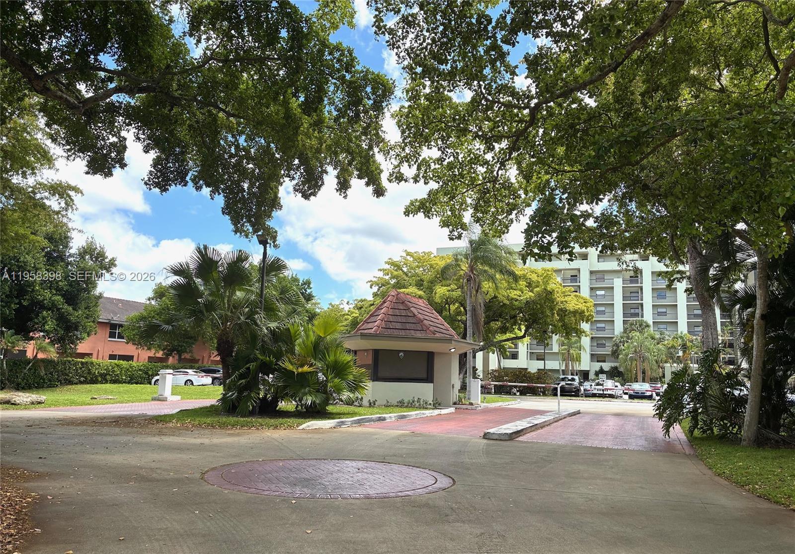 7050 NW 44th St #708, Lauderhill FL 33319