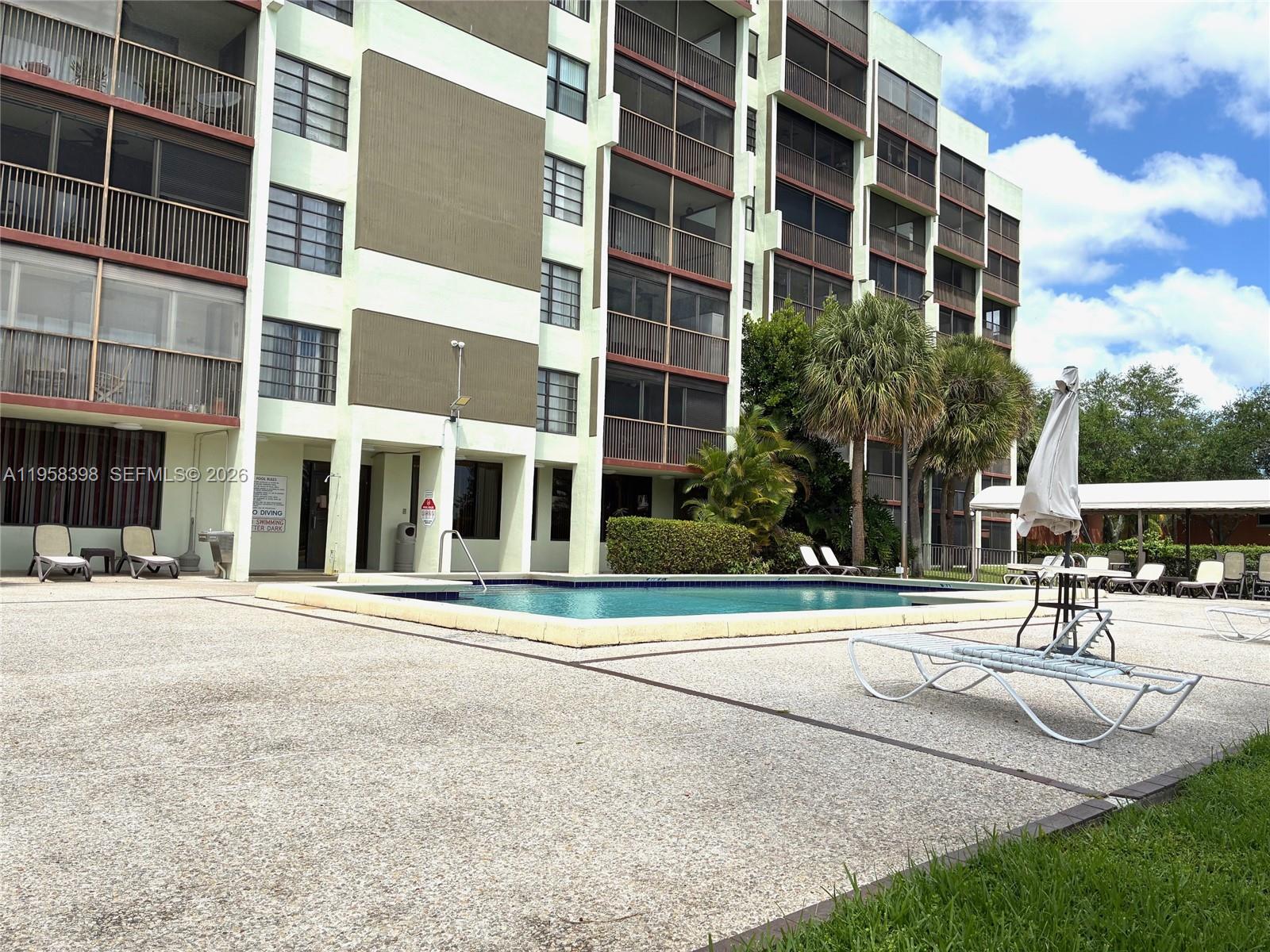 7050 NW 44th St #708, Lauderhill FL 33319