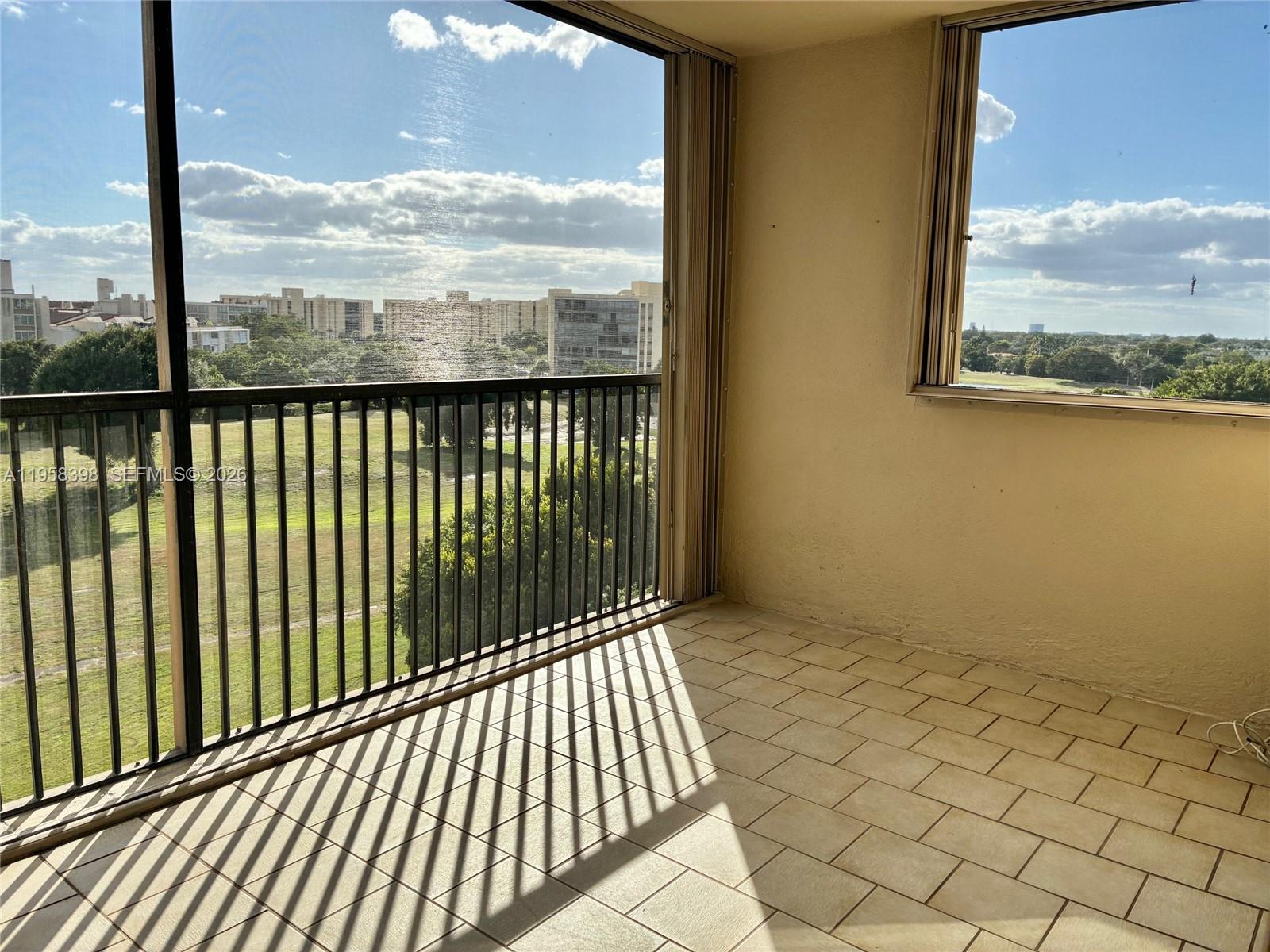 7050 NW 44th St #708, Lauderhill FL 33319