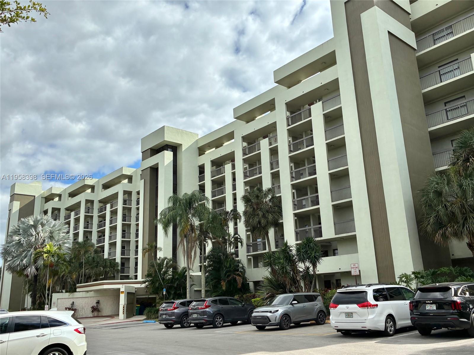 7050 NW 44th St #708, Lauderhill FL 33319