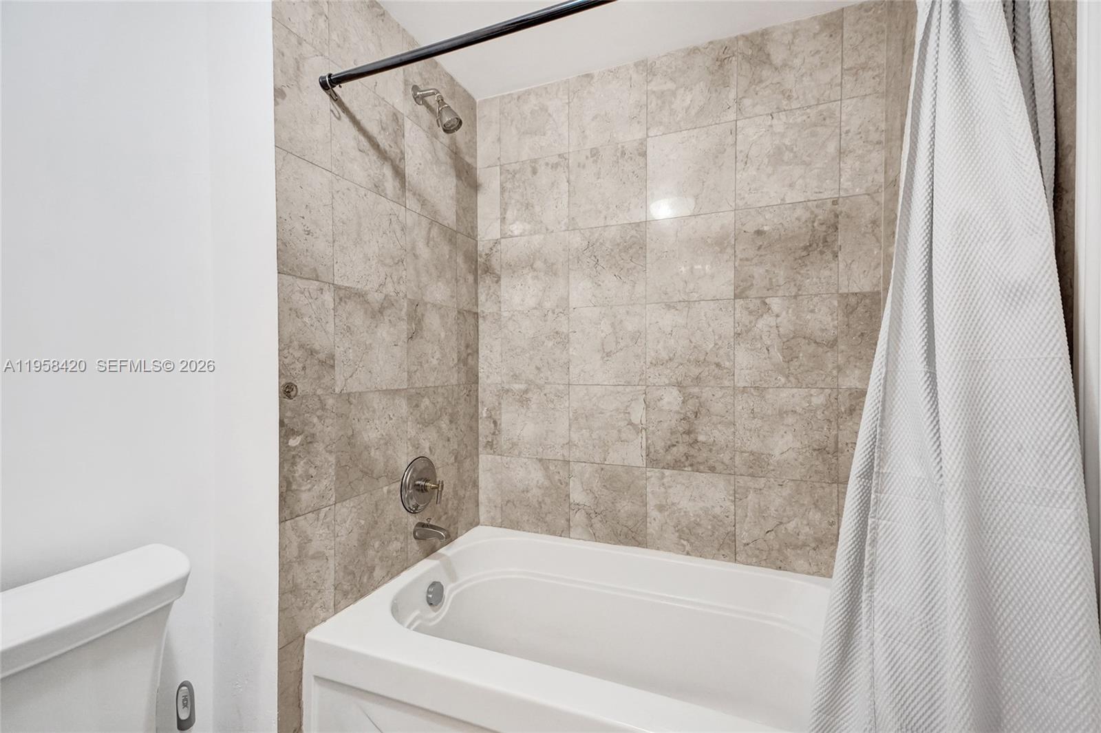 3201 NE 183rd St #2305, Aventura FL 33160