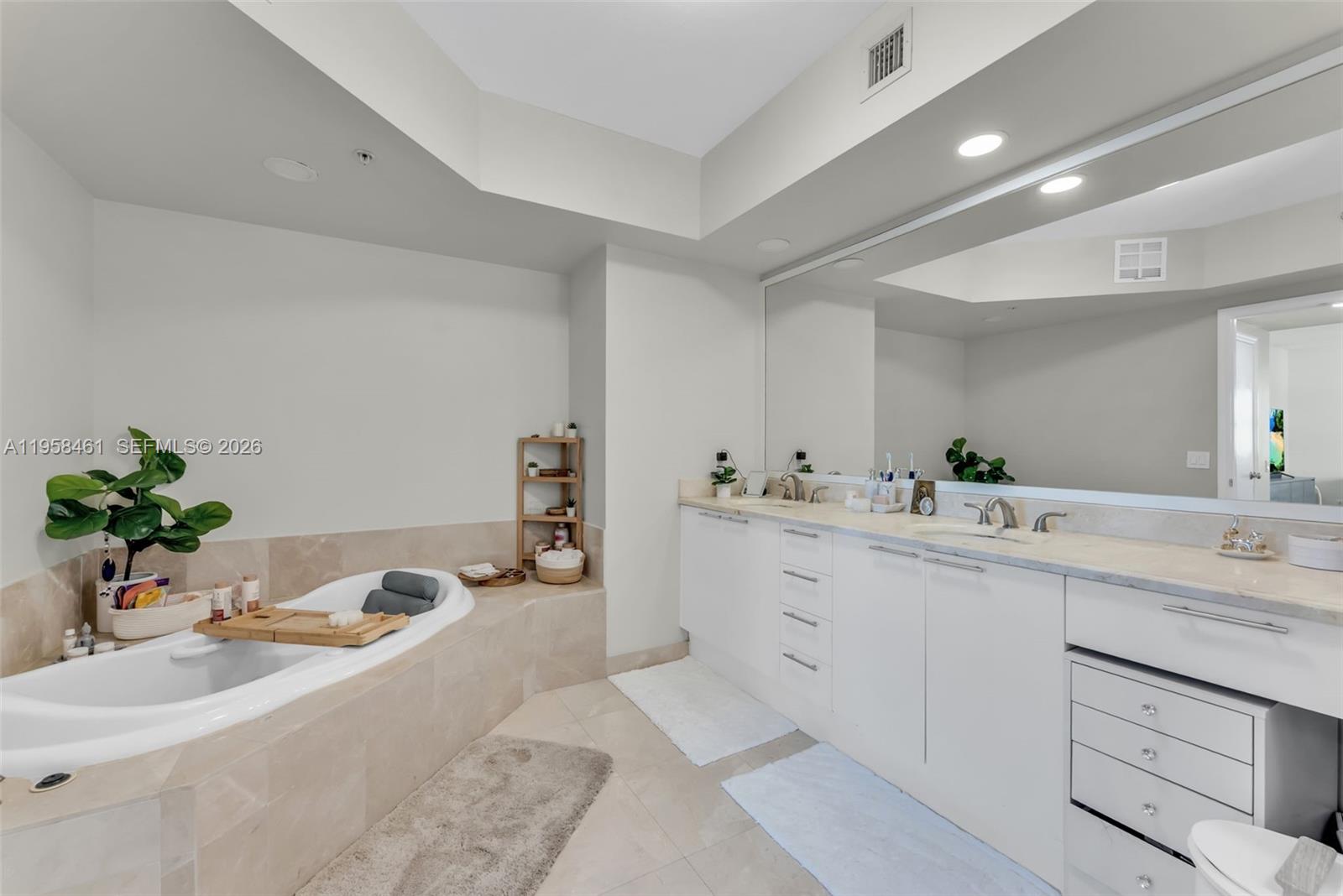 14951 Royal Oaks Ln #2201, North Miami FL 33181