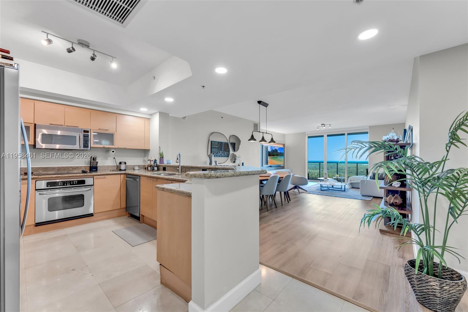 14951 Royal Oaks Ln #2201, North Miami FL 33181