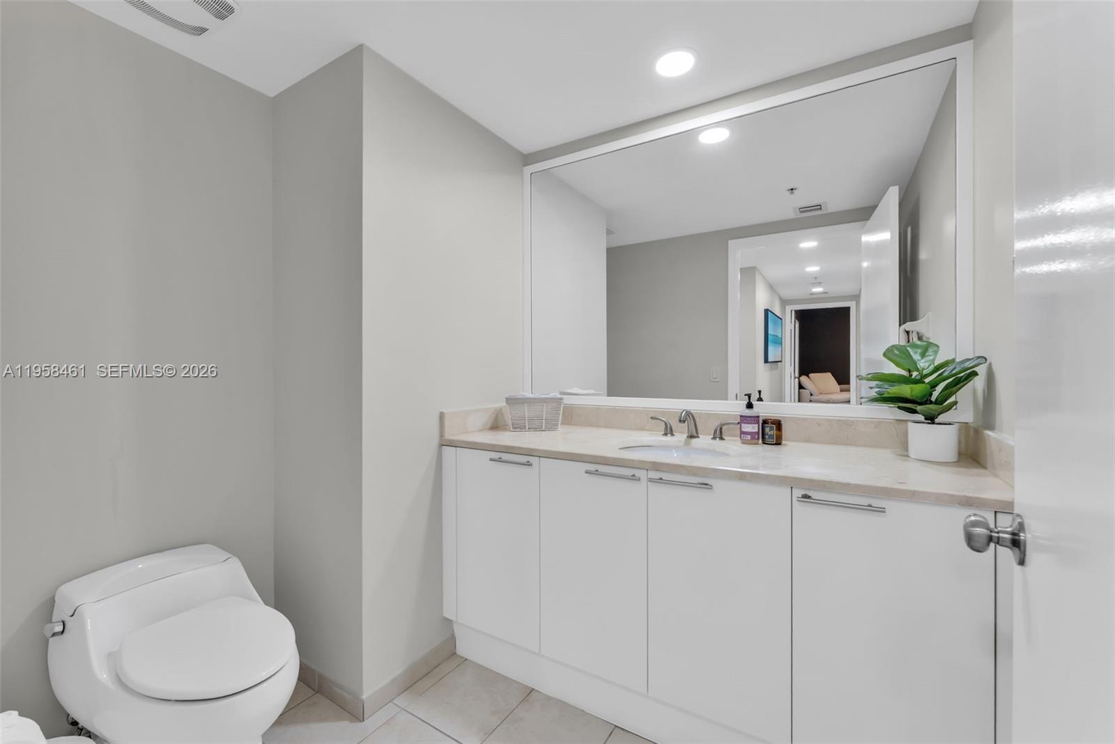 14951 Royal Oaks Ln #2201, North Miami FL 33181
