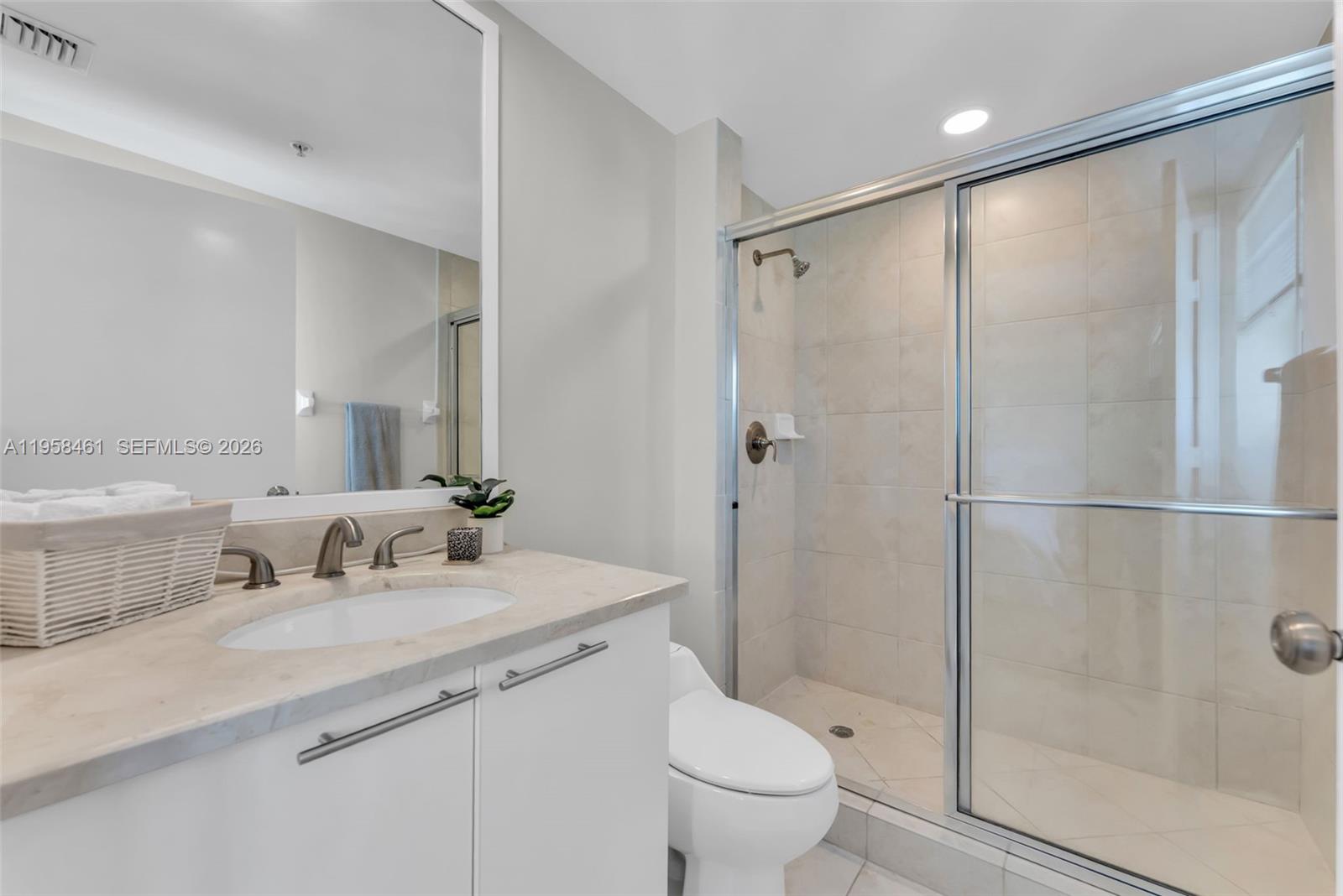 14951 Royal Oaks Ln #2201, North Miami FL 33181