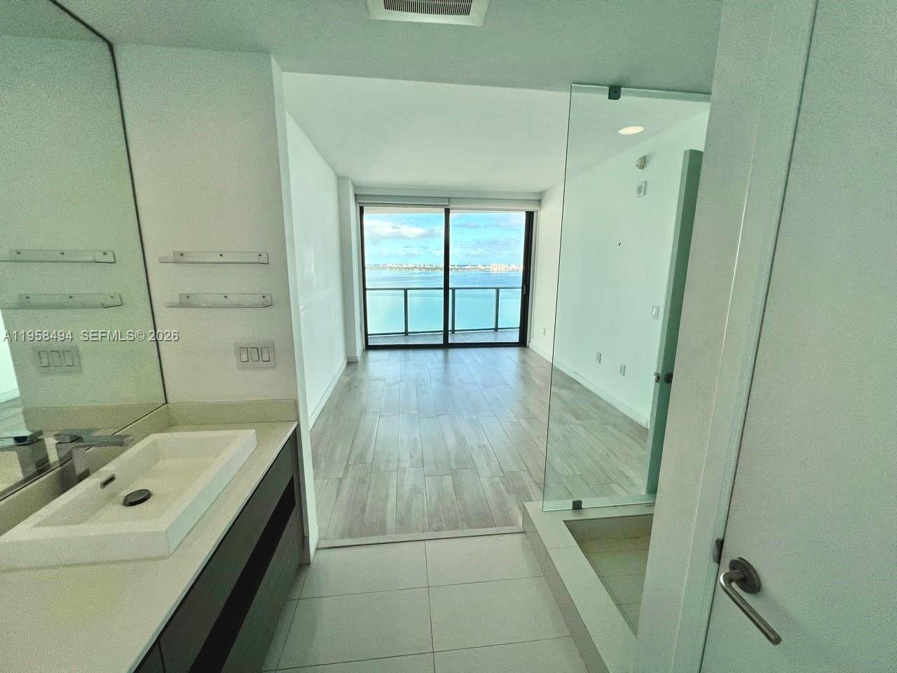 460 NE 28th St #2603, Miami FL 33137