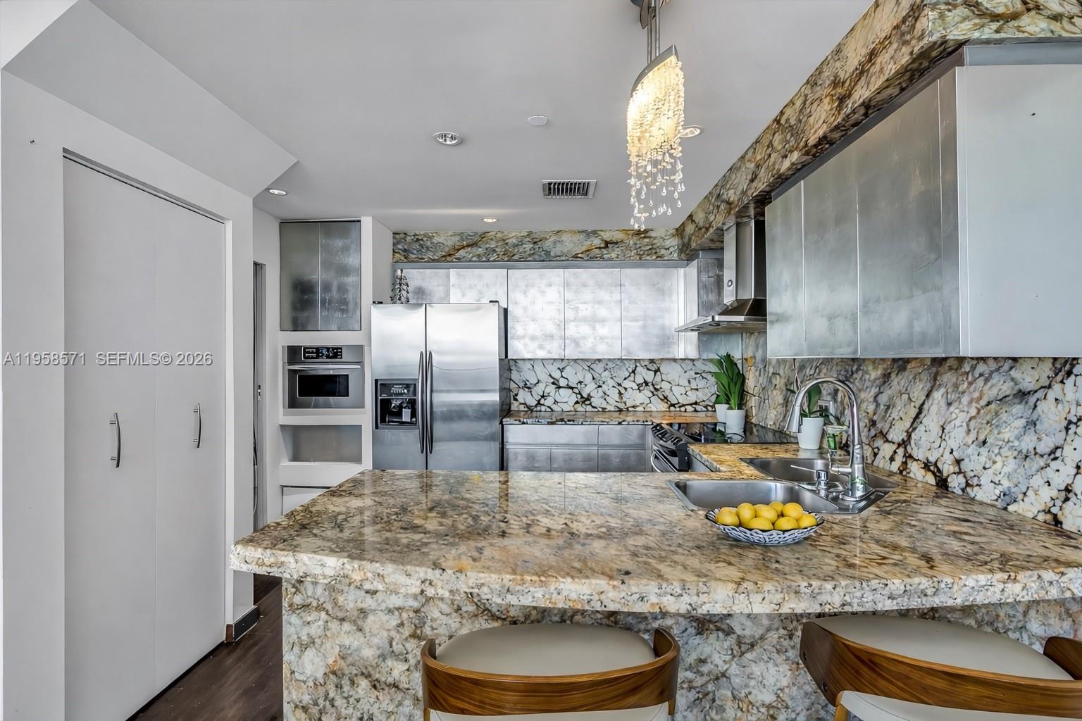 1000 Venetian Way #1106, Miami FL 33139
