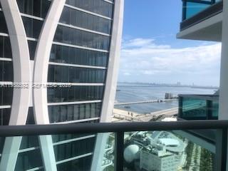 900 Biscayne Blvd #3810, Miami FL 33132
