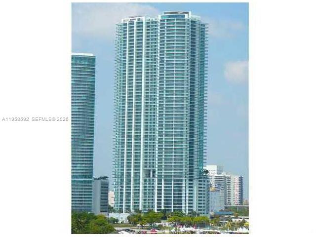 900 Biscayne Blvd #3810, Miami FL 33132