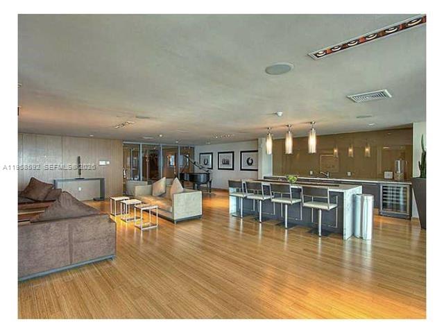 900 Biscayne Blvd #3810, Miami FL 33132