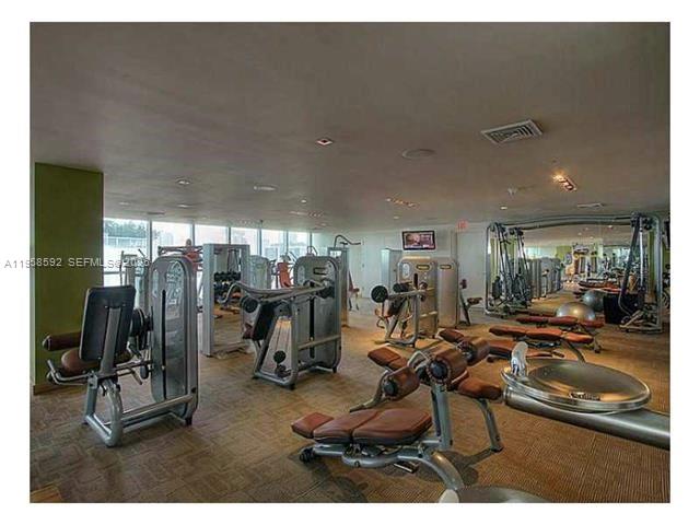 900 Biscayne Blvd #3810, Miami FL 33132