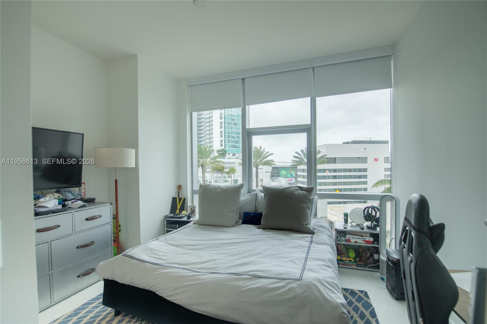 851 NE 1st Ave #811, Miami FL 33132