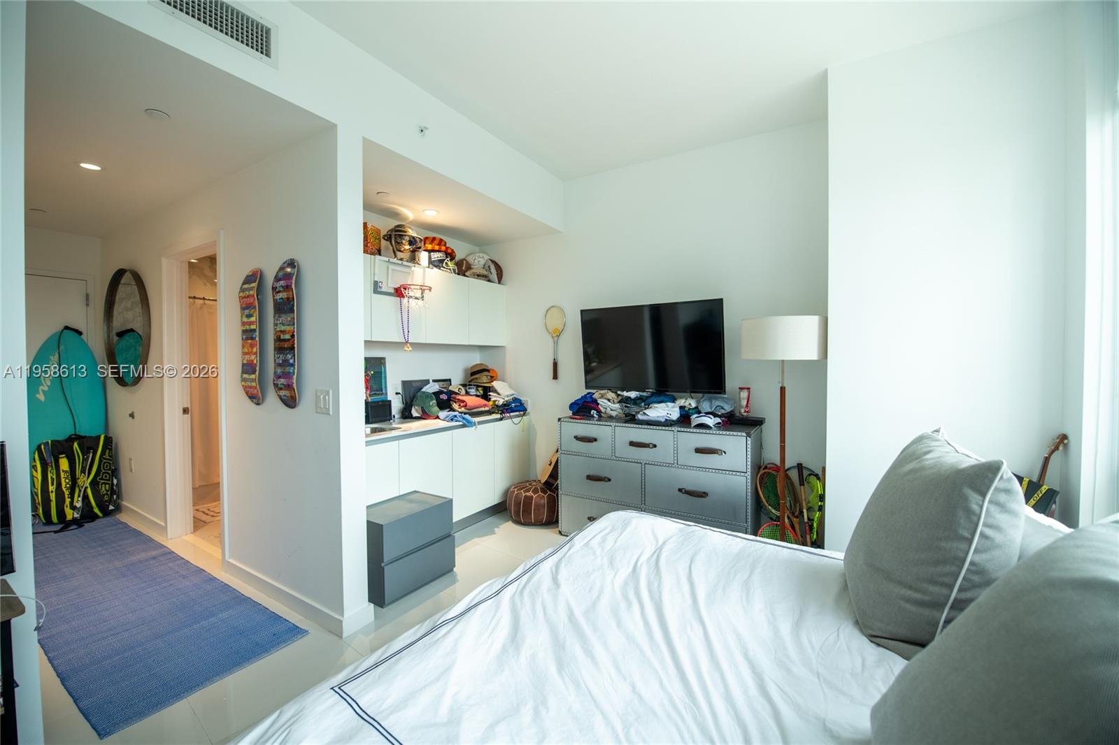 851 NE 1st Ave #811, Miami FL 33132