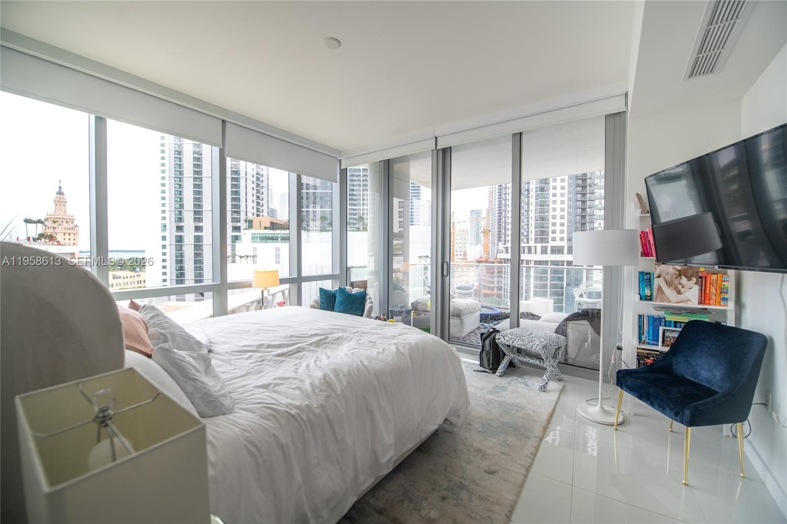 851 NE 1st Ave #811, Miami FL 33132