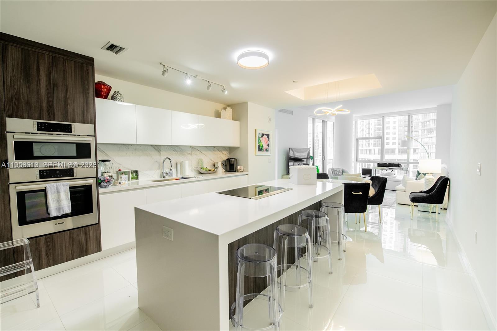 851 NE 1st Ave #811, Miami FL 33132