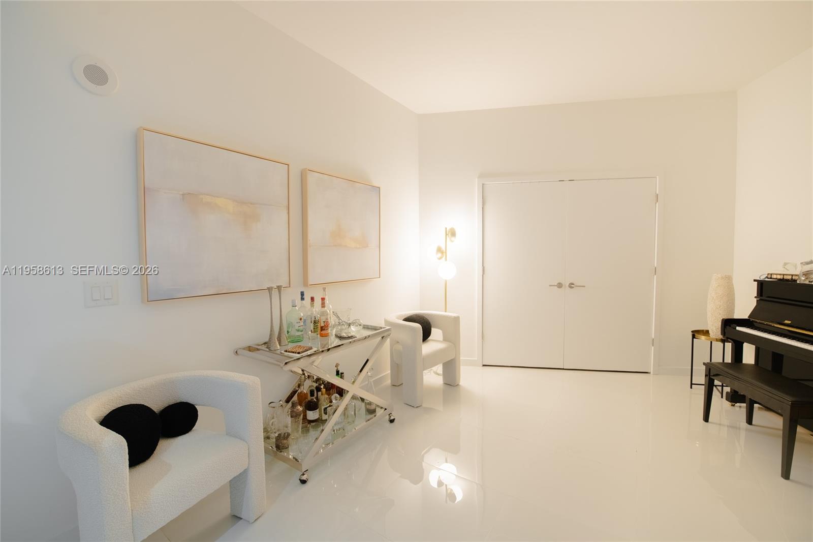 851 NE 1st Ave #811, Miami FL 33132