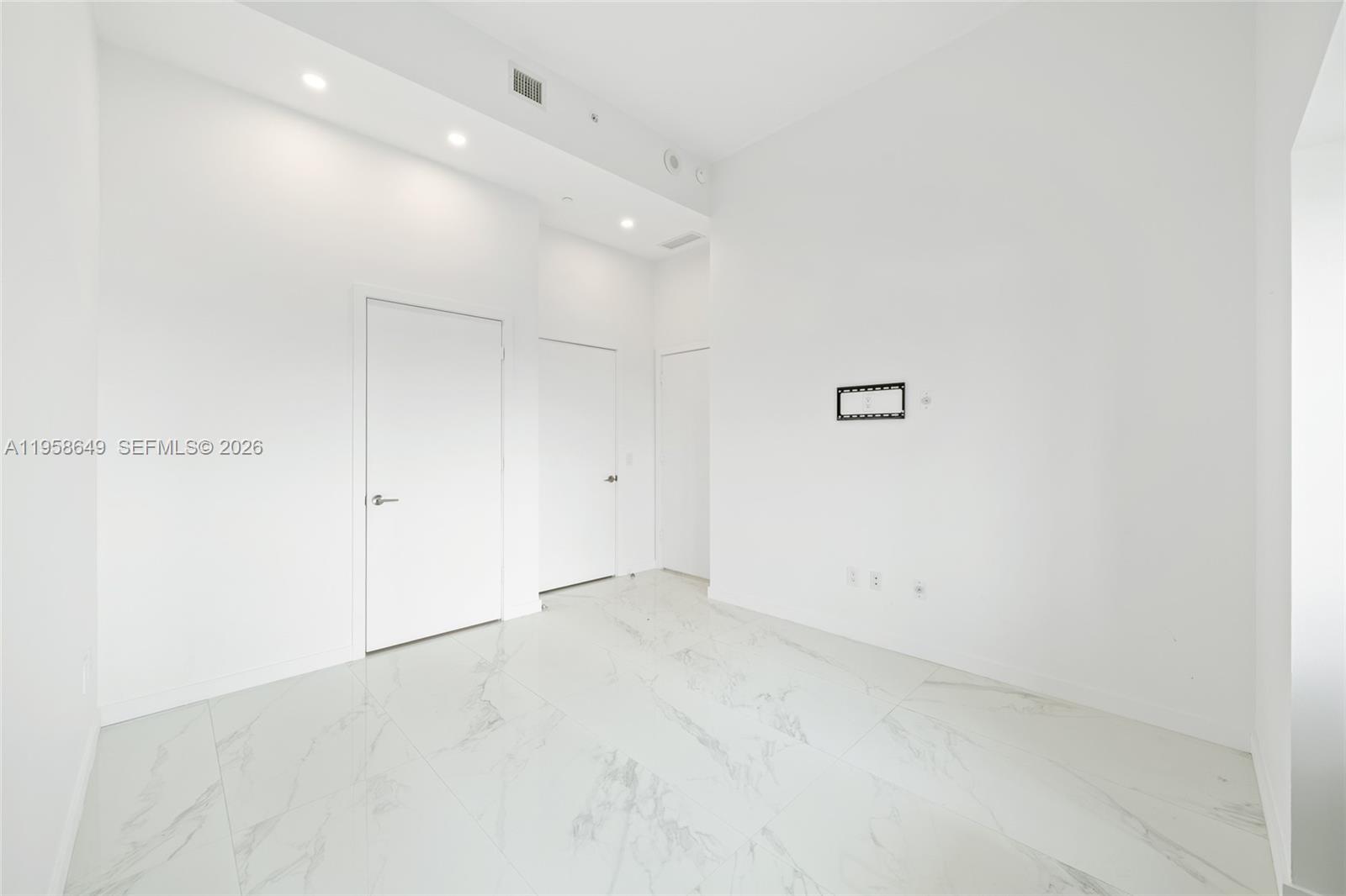 480 NE 31st St #PH5101, Miami FL 33137