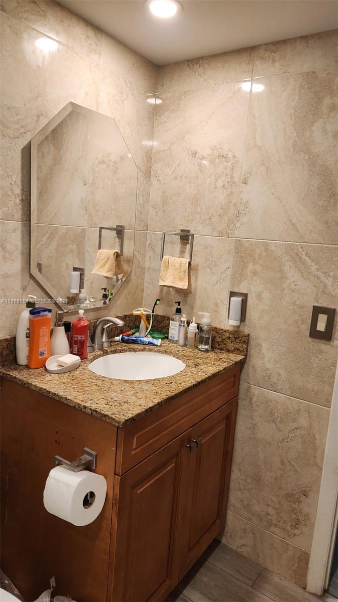 8801 Wiles Rd #208, Coral Springs FL 33067