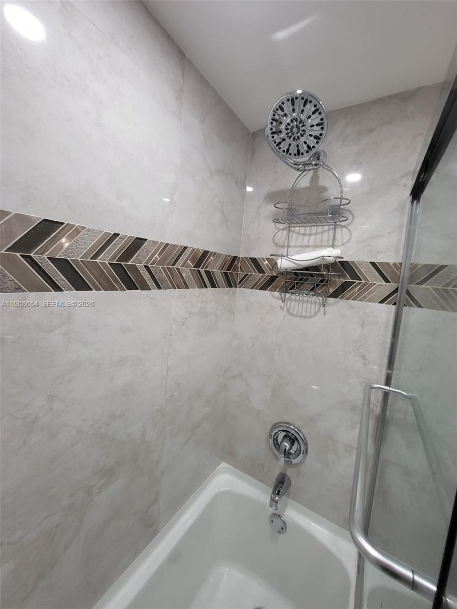 8801 Wiles Rd #208, Coral Springs FL 33067