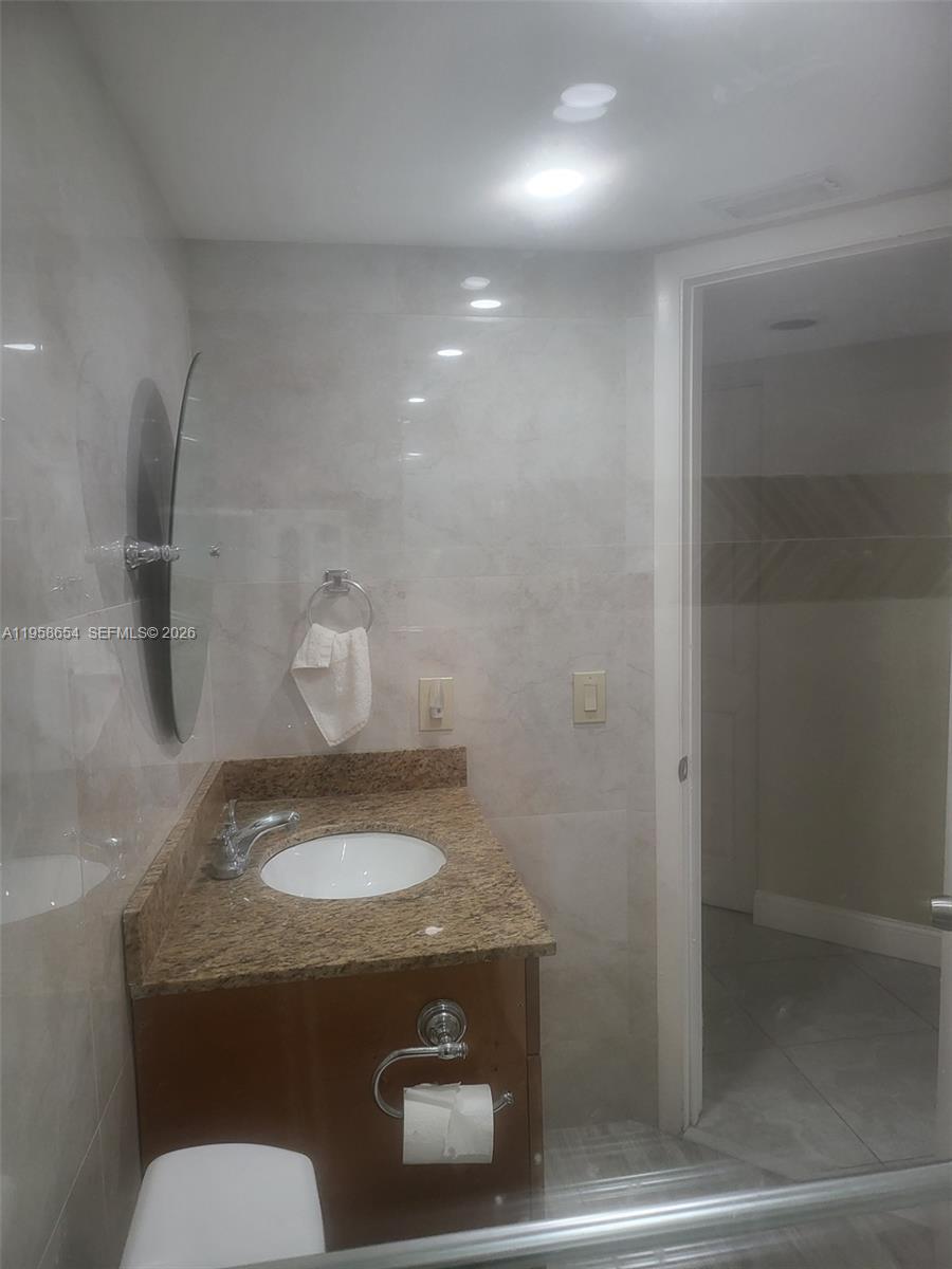 8801 Wiles Rd #208, Coral Springs FL 33067
