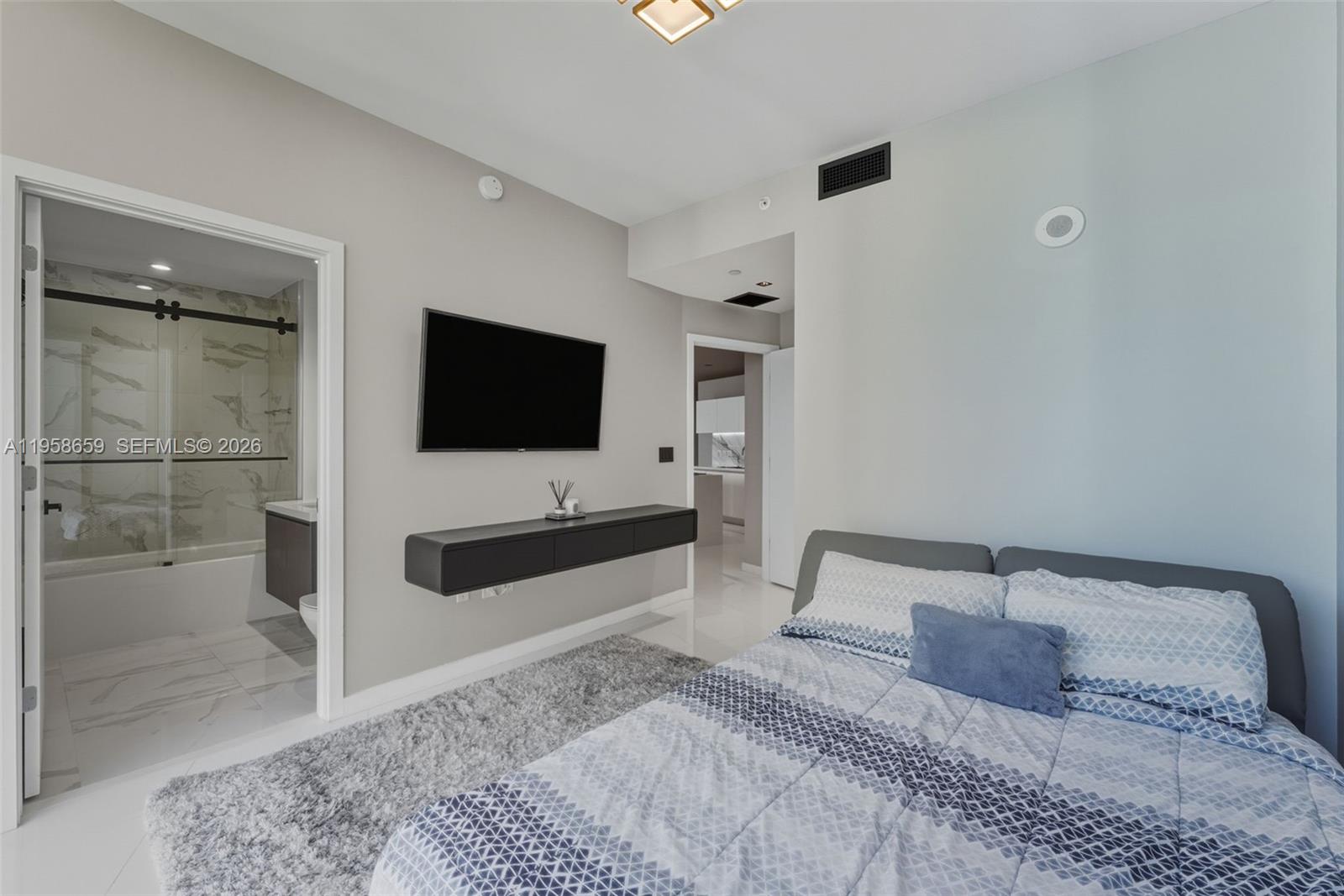 851 NE 1st Ave #4303, Miami FL 33132