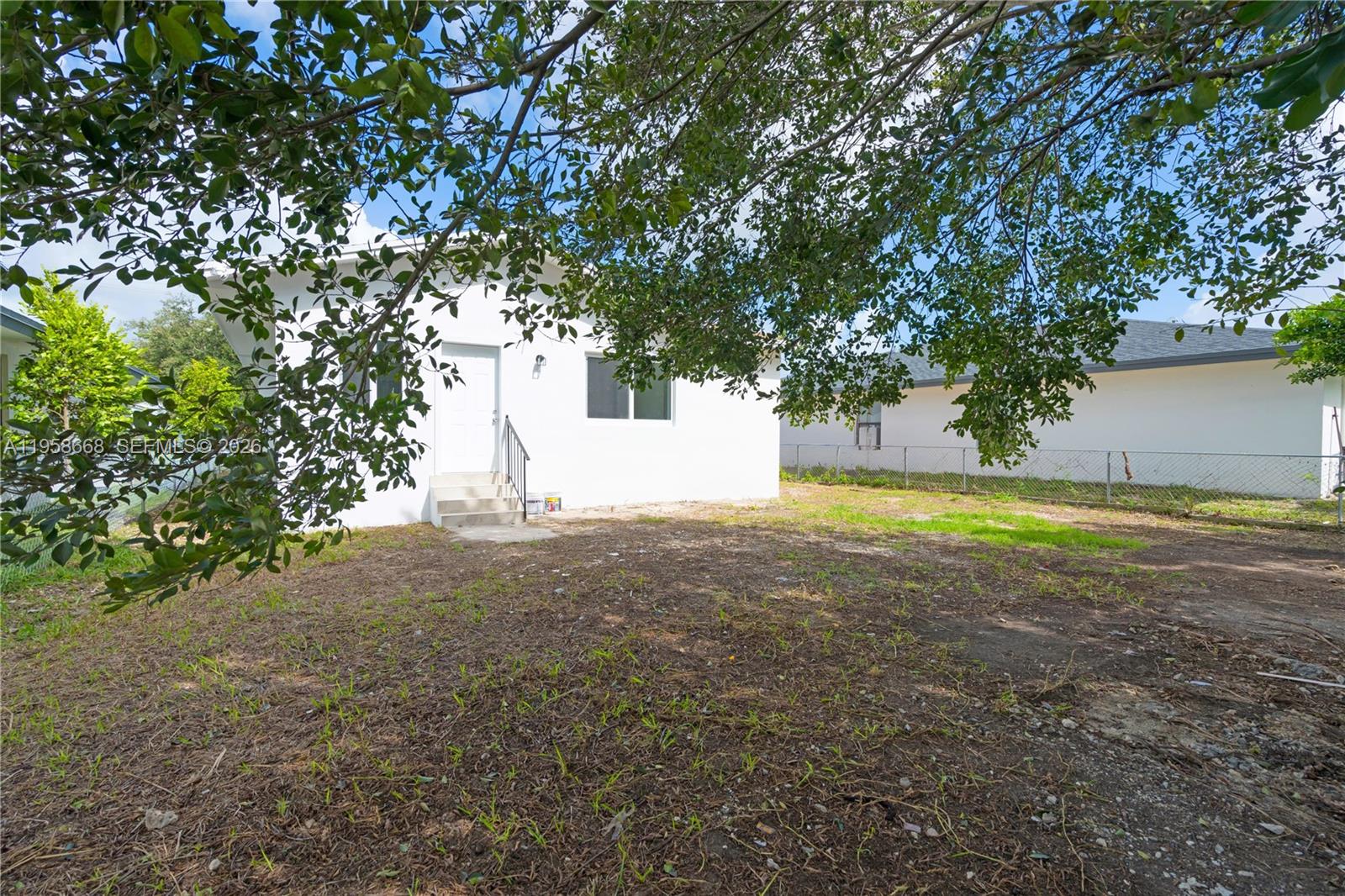 667 NW 14th St, Florida City FL 33034