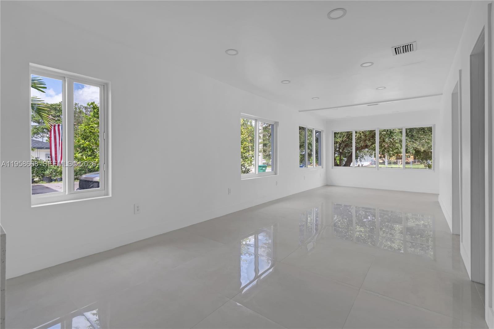 667 NW 14th St, Florida City FL 33034