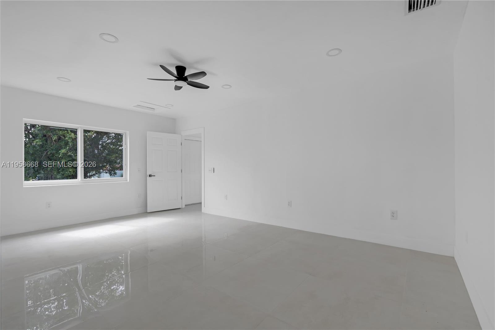 667 NW 14th St, Florida City FL 33034